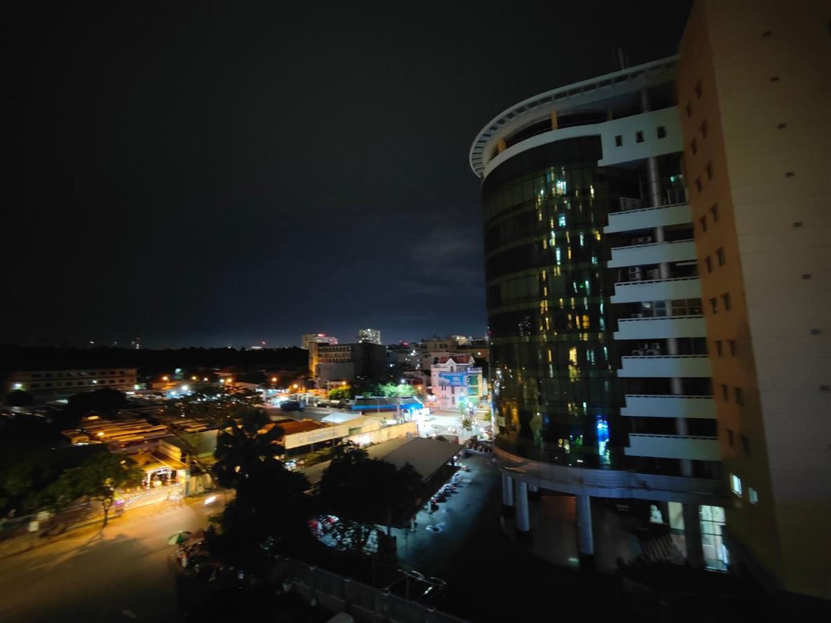 Apartment Nguyen Sky Center *